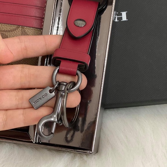 COACH ZIP CARD HOLDER & KET CHAIN HOLDER - Picture 4 of 5